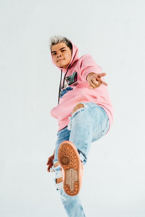 Komanche: From Squid Craft Designer to Casino Site Streaming Experience